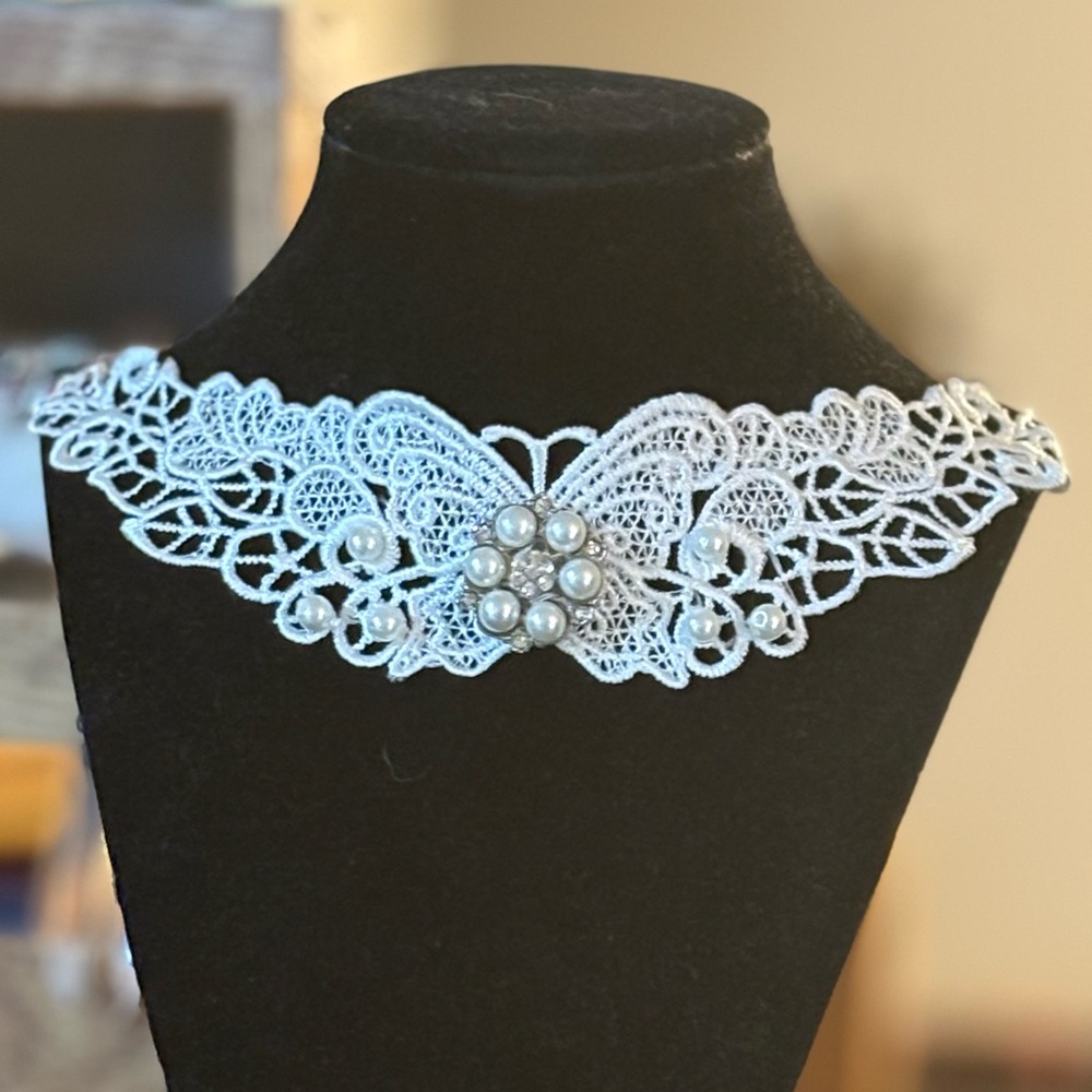 Elegant Lace Butterfly Choker Necklace